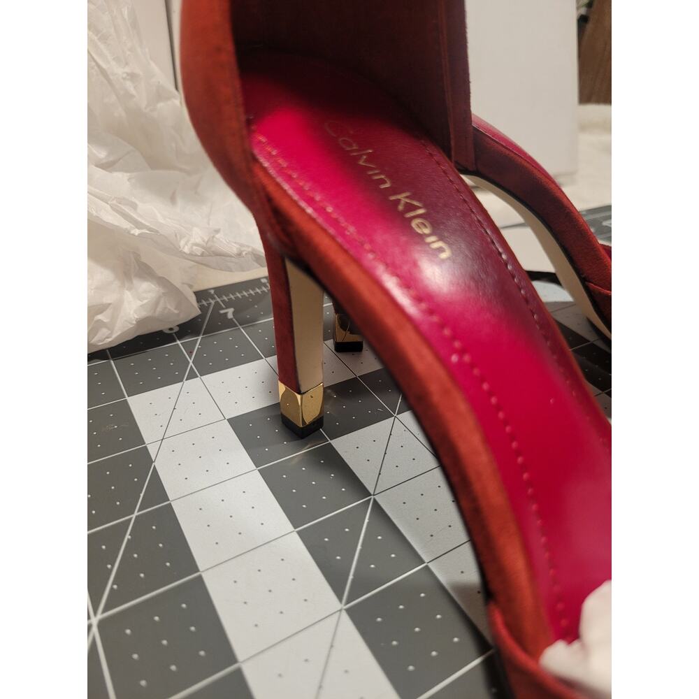Size 8 Calvin Klein Tanda Scratch Ankle Suede Pumps - Picture 8 of 16